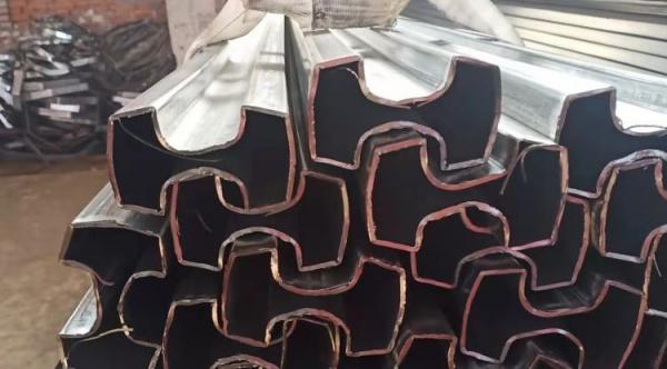 30*40单凹槽管现货、库存30*50凹槽管制造、热镀锌凹槽管厂家